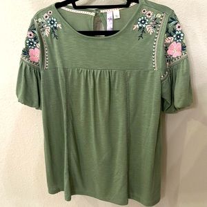 COPY - Alya size large olive green top with embroidery detail